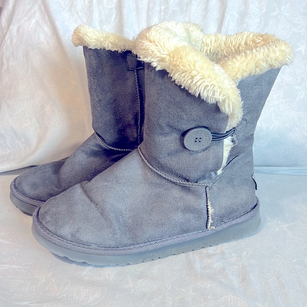 Grey UGG boots size 8